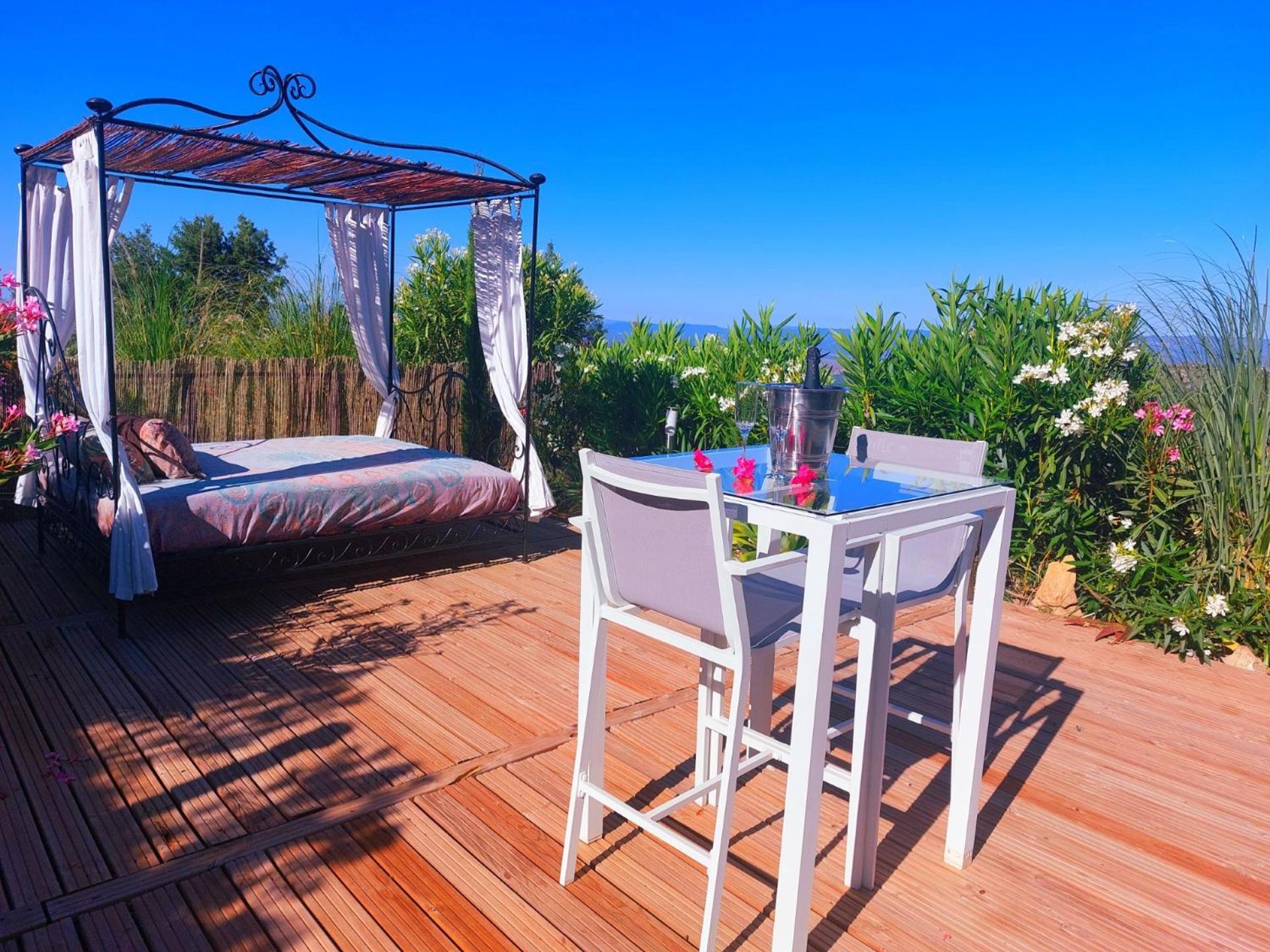 Отель Ddg Retreat Касарес Экстерьер фото